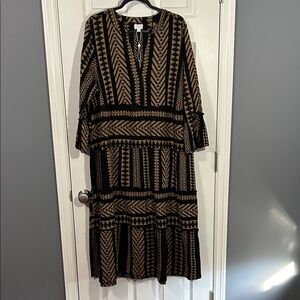 Mud Pie V-Neck Black and Tan Geometric Tiered Long Sleeve Dress